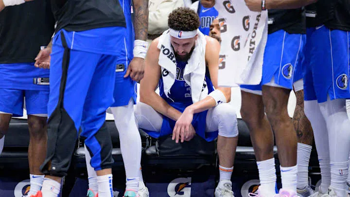 NBA Fans React To Klay Thompson's Performance In Thunder-Mavs Game