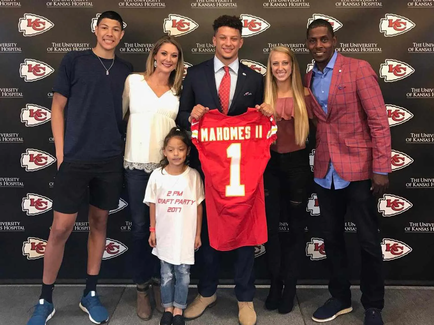 Tất tần tật về cha mẹ của Patrick Mahomes, Pat Mahomes và Randi Martin