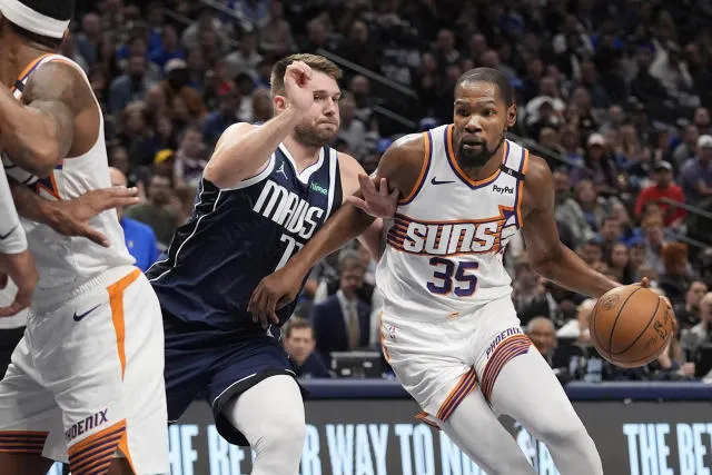 Kevin Durant out at least 2 weeks with left calf strain, putting damper on  Suns' hot start - Yahoo Sports