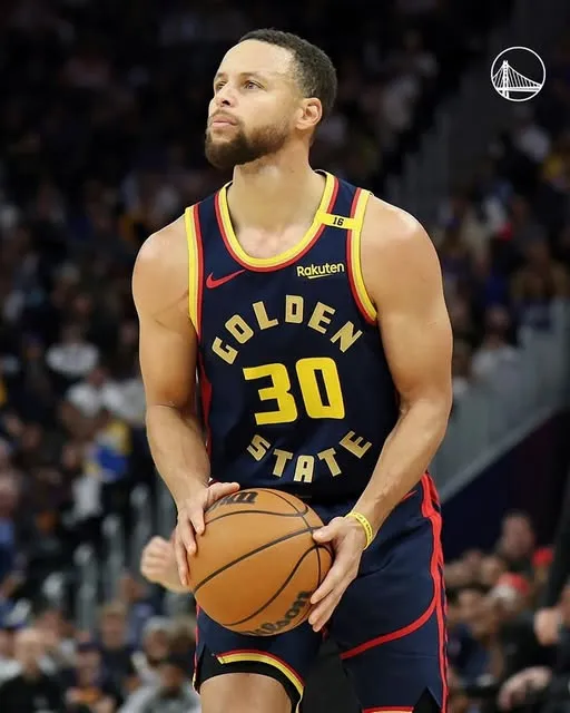 image_6793e8dc5bd66 Stephen Curry is the first player in NBA history to reach 3,900 regular season career points