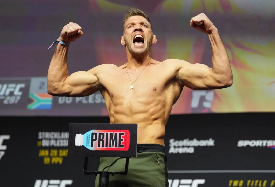 Dricus du Plessis praised by fans for 'savage reply' to Sean Strickland UFC  312 'pact' offer