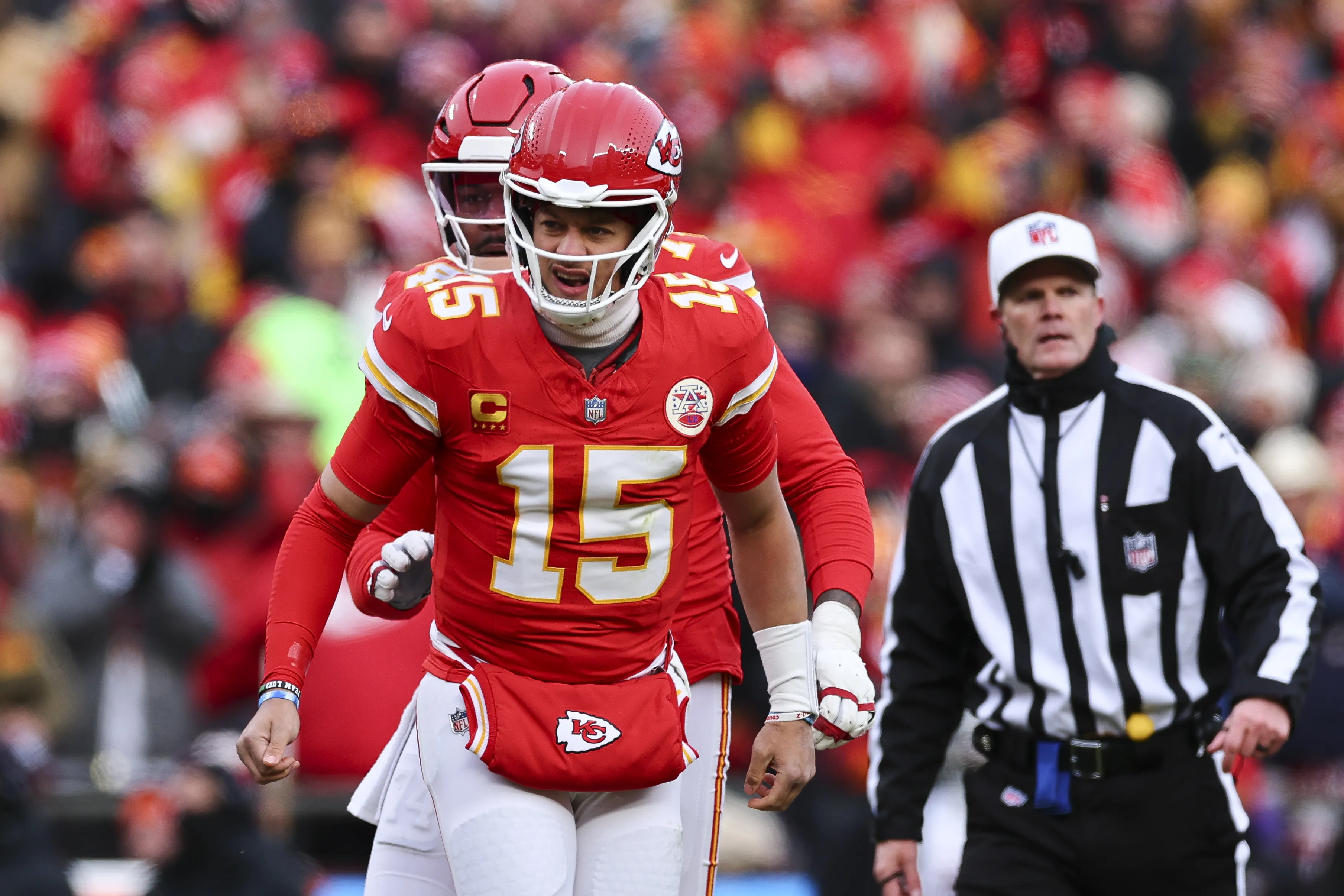 NFL Won't Fine Texans Players After Controversial Patrick Mahomes Calls -  Newsweek