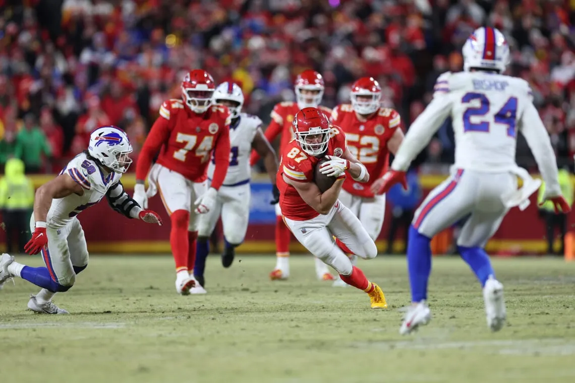 The Philadelphia Eagles must 'disrupt' Patrick Mahomes' Kansas City Chiefs  teammate to win Super Bowl