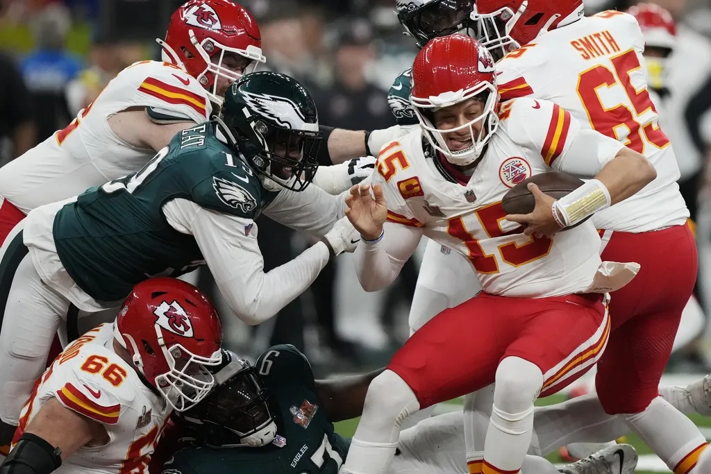 Eagles dominate Chiefs, end quest for three-peat with 40-22 win