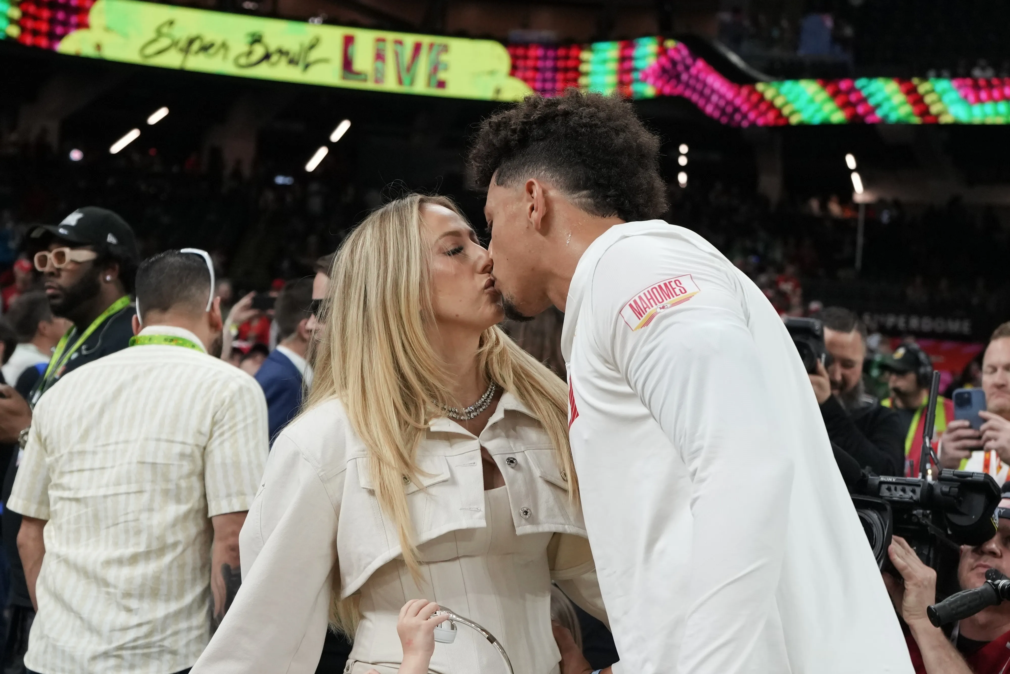 Brittany Mahomes sent 'hateful' messages after wife of Chiefs star  Patrick's poorly-timed Super Bowl announcement | The US Sun