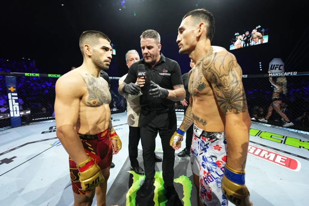 Ilia Topuria vs Max Holloway RESULT: Stunning finish in Abu Dhabi as UFC  308 main event ends in vicious history-making KO